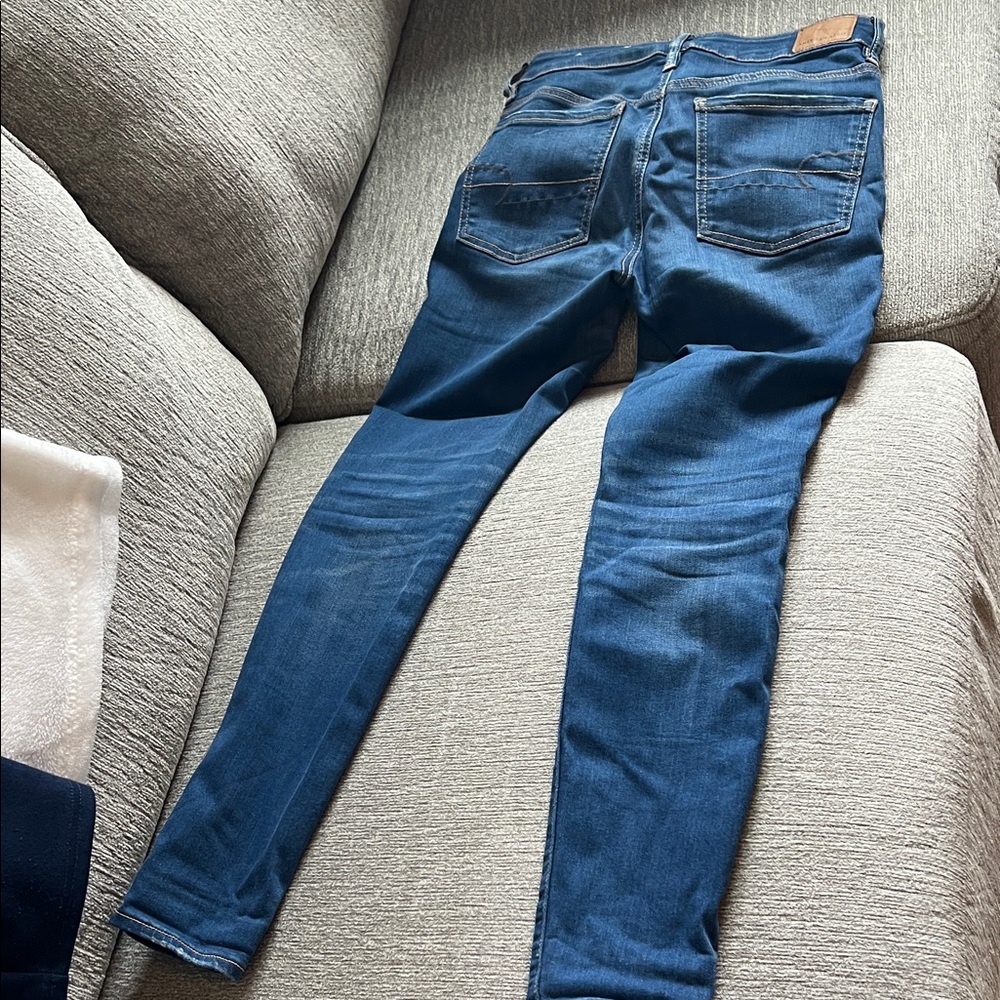 American Eagle Outfitters Classic Blue Jeans - Picture 5 of 6